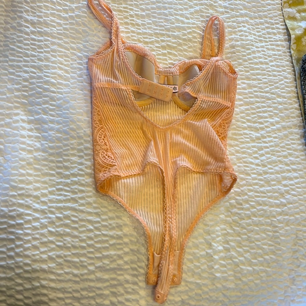 Victoria’s Secret 1-piece lingerie bodysuit with underwire 32C. - Picture 3 of 5